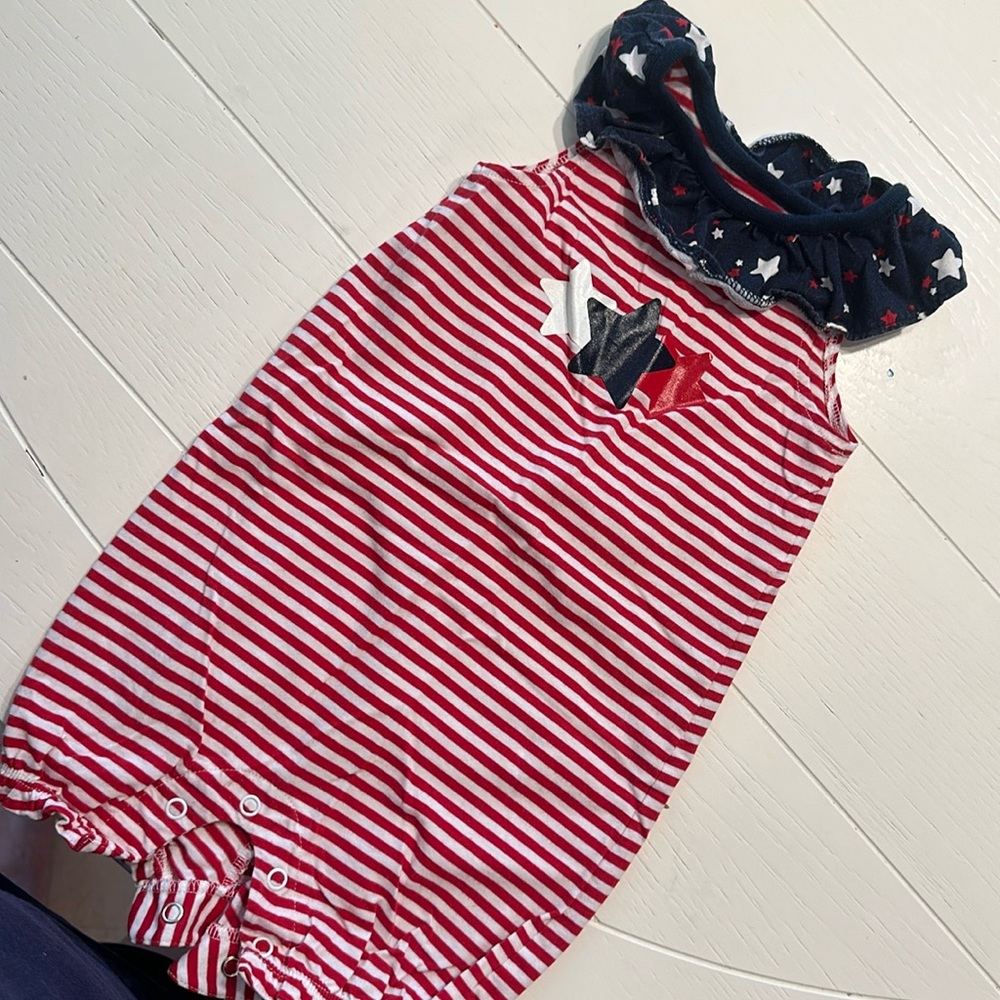 3/$10 romper patriotic 18m